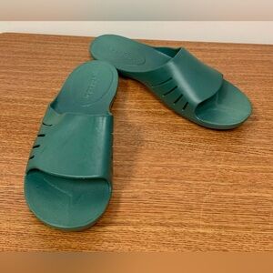 5 for $20 Yeah Baby XL Cloud 9 Ritz Spa Slide Sandals